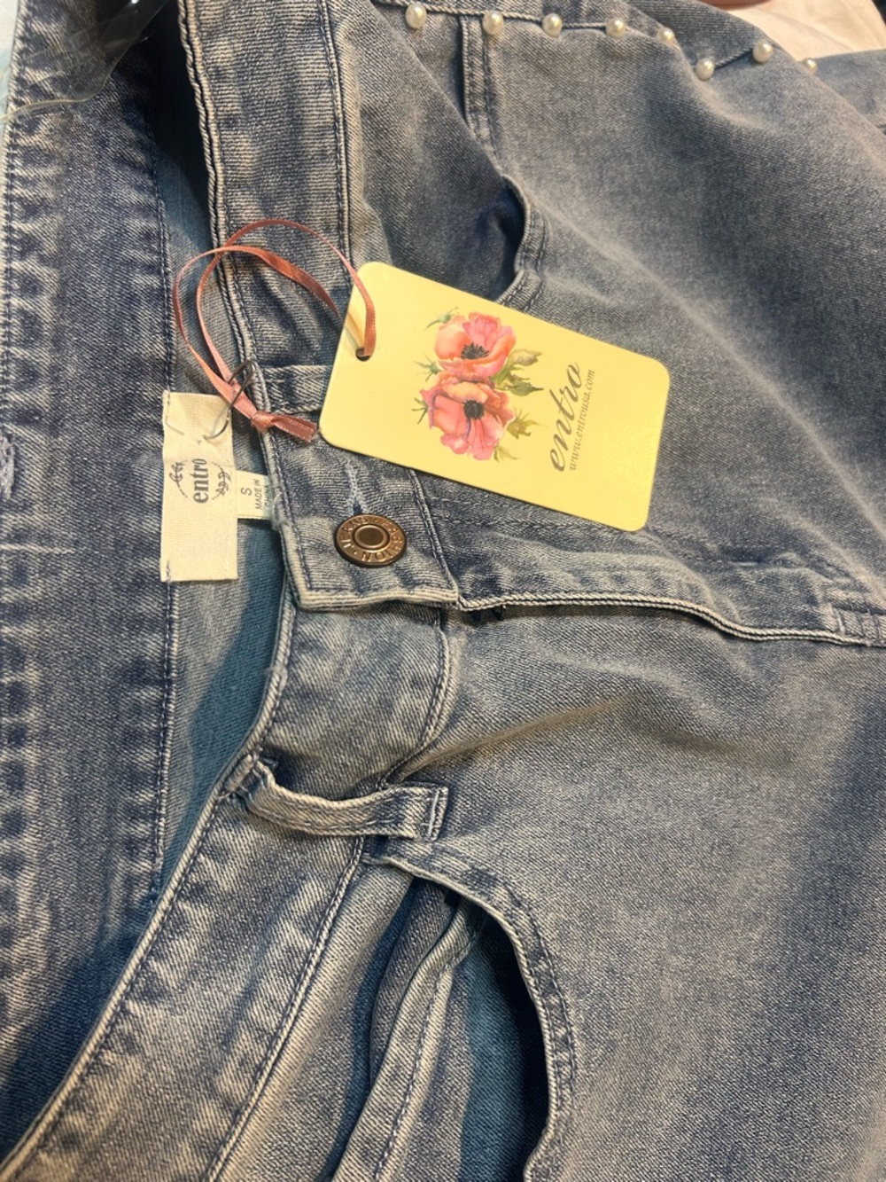 Entro Pearl Detail Cropped Wide Leg Jeans Size Small NWT Boutique Denim - Picture 5 of 6
